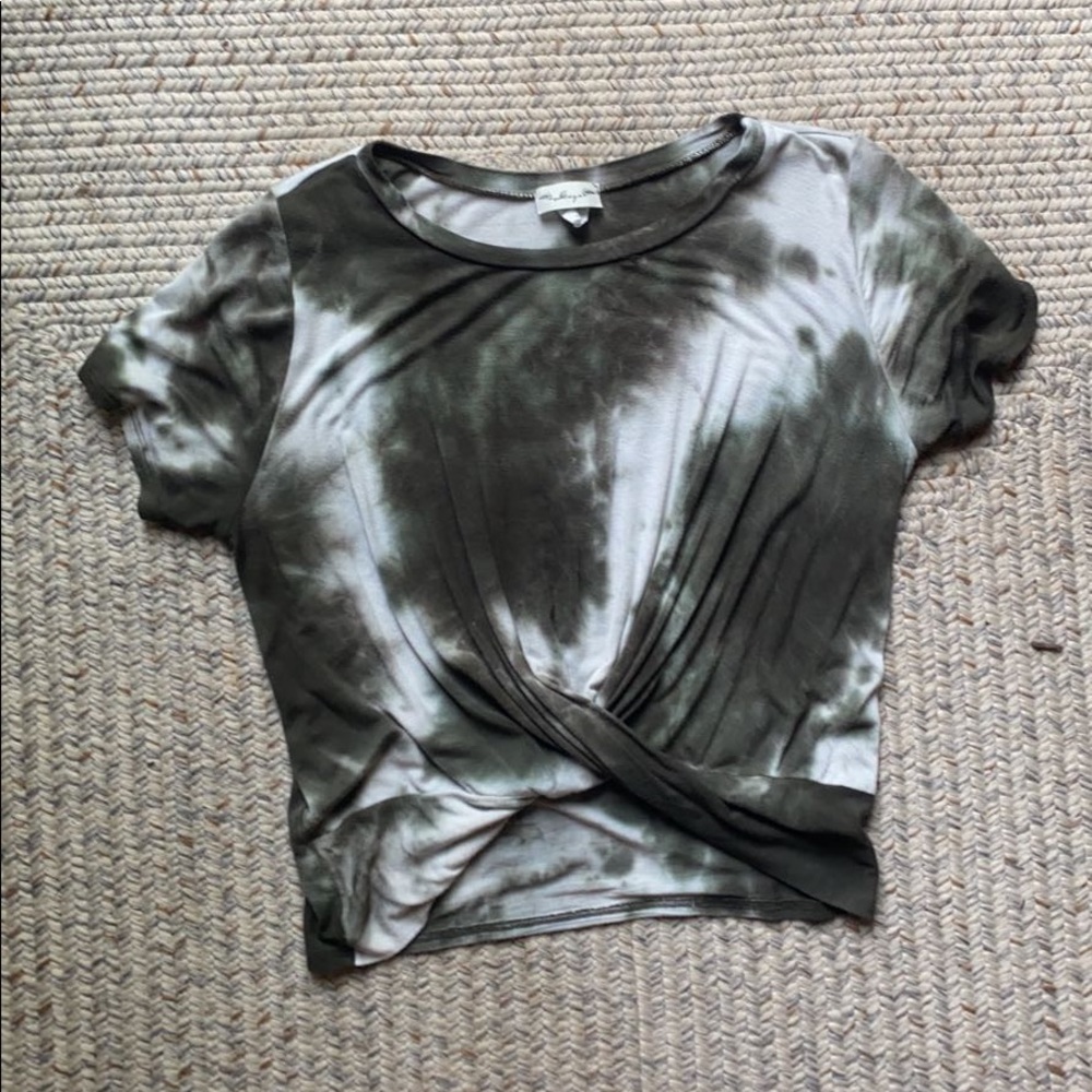 cropped tie t shirt